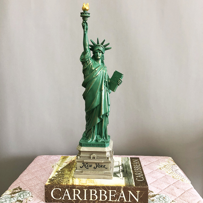 Home Decor New York - Statue of Liberty Model Desk Accessories